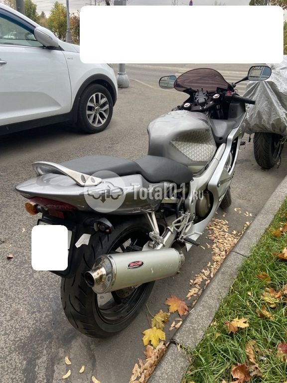 Фото Honda CBR600F 8