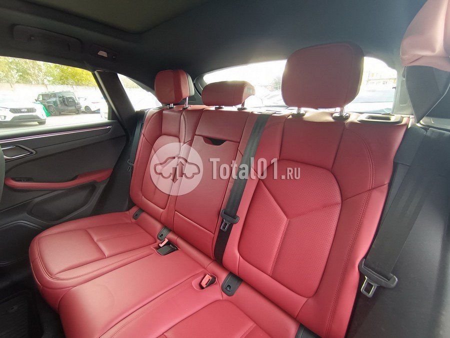 Фото Porsche Macan 110