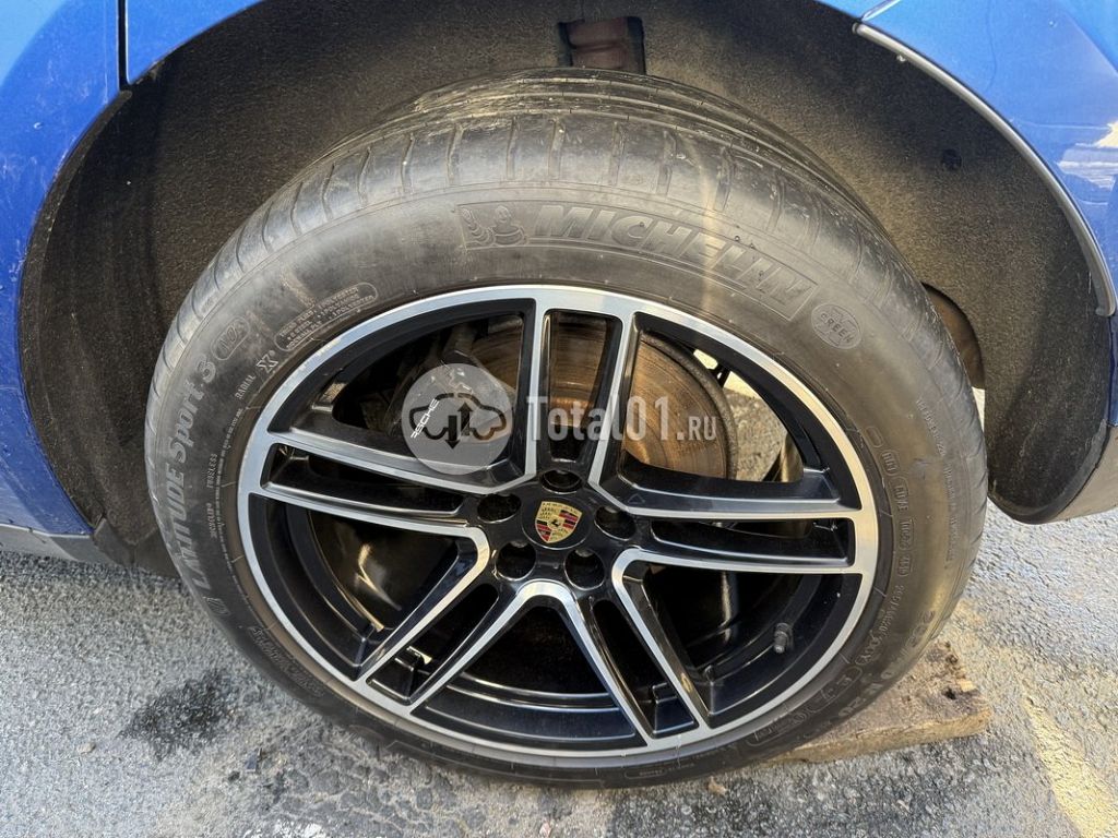 Фото Porsche Macan 228