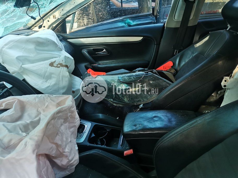 Фото Volkswagen Passat CC 30