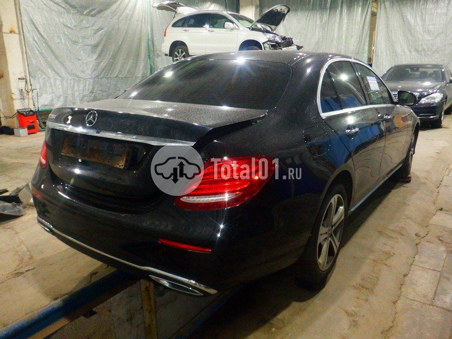 Фото Mercedes-Benz E-класс 14