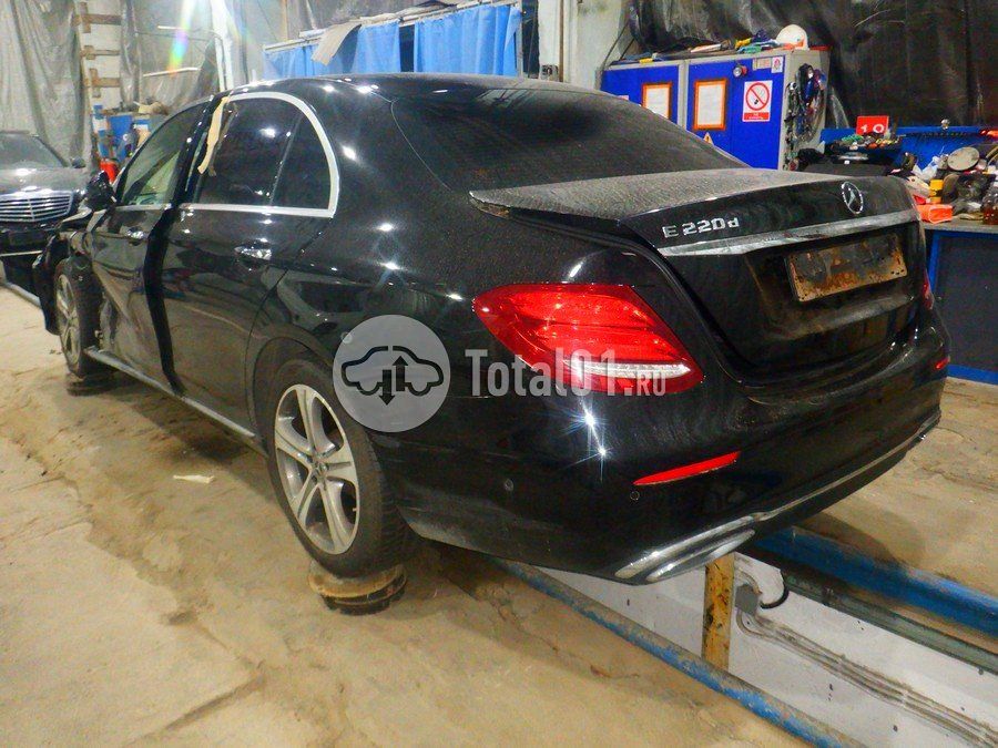 Фото Mercedes-Benz E-класс 16