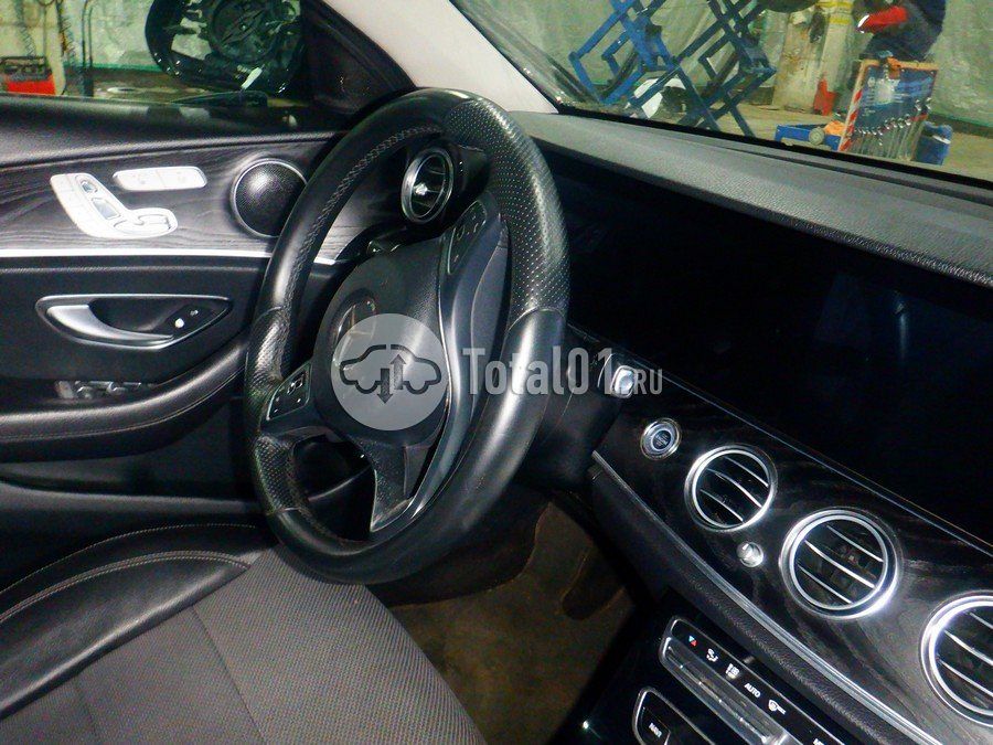 Фото Mercedes-Benz E-класс 38