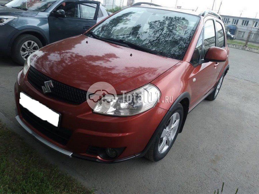 Фото Suzuki SX4 10