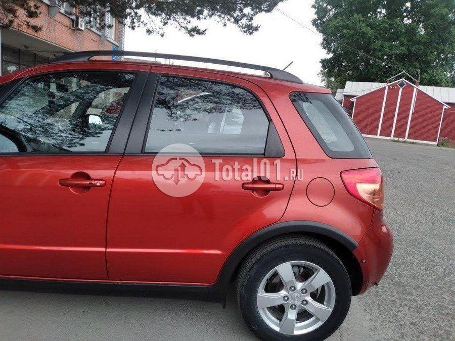 Фото Suzuki SX4 14