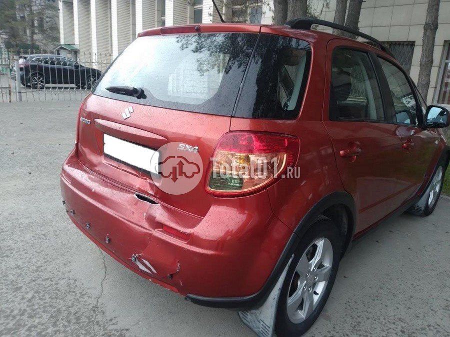 Фото Suzuki SX4 18