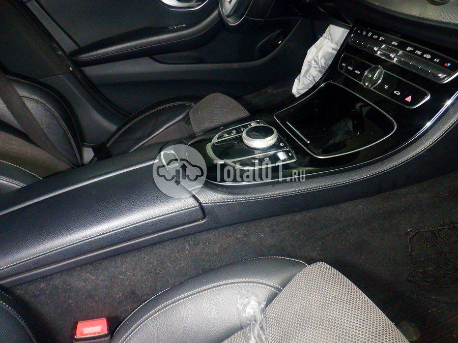 Фото Mercedes-Benz E-класс 38