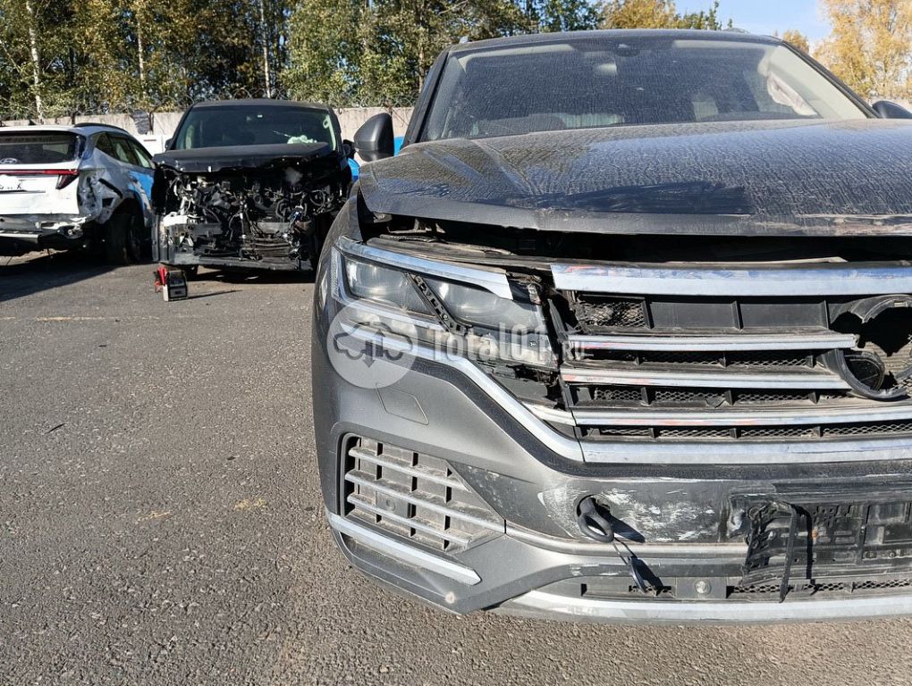 Фото Volkswagen Touareg 12