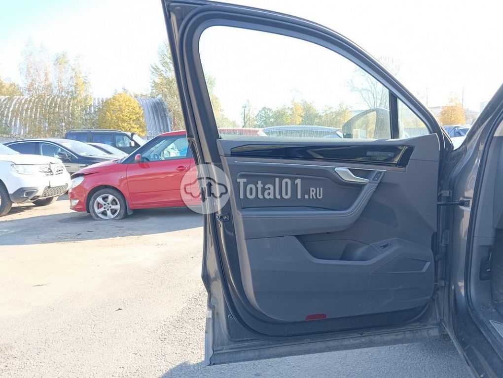Фото Volkswagen Touareg 84