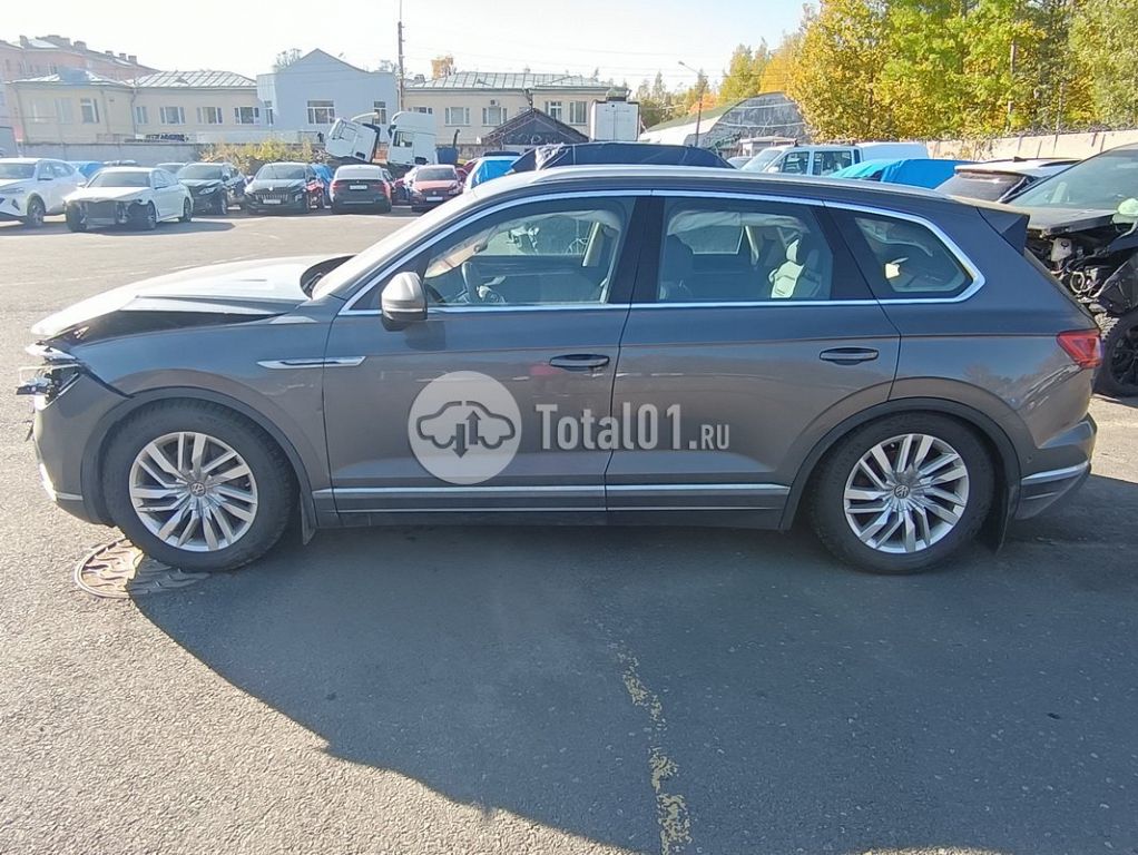 Фото Volkswagen Touareg 90