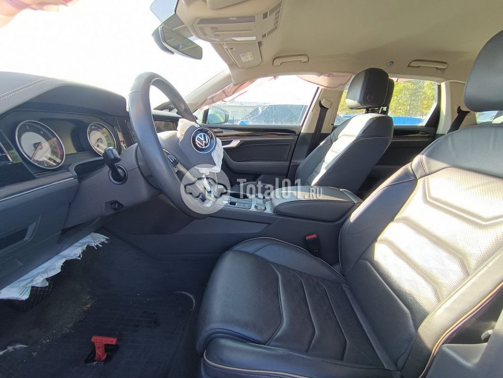 Фото Volkswagen Touareg 94