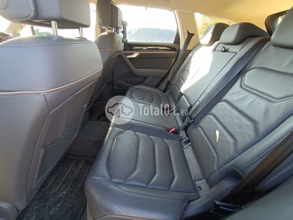 Фото Volkswagen Touareg 106