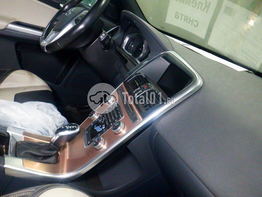 Фото Volvo XC60 36