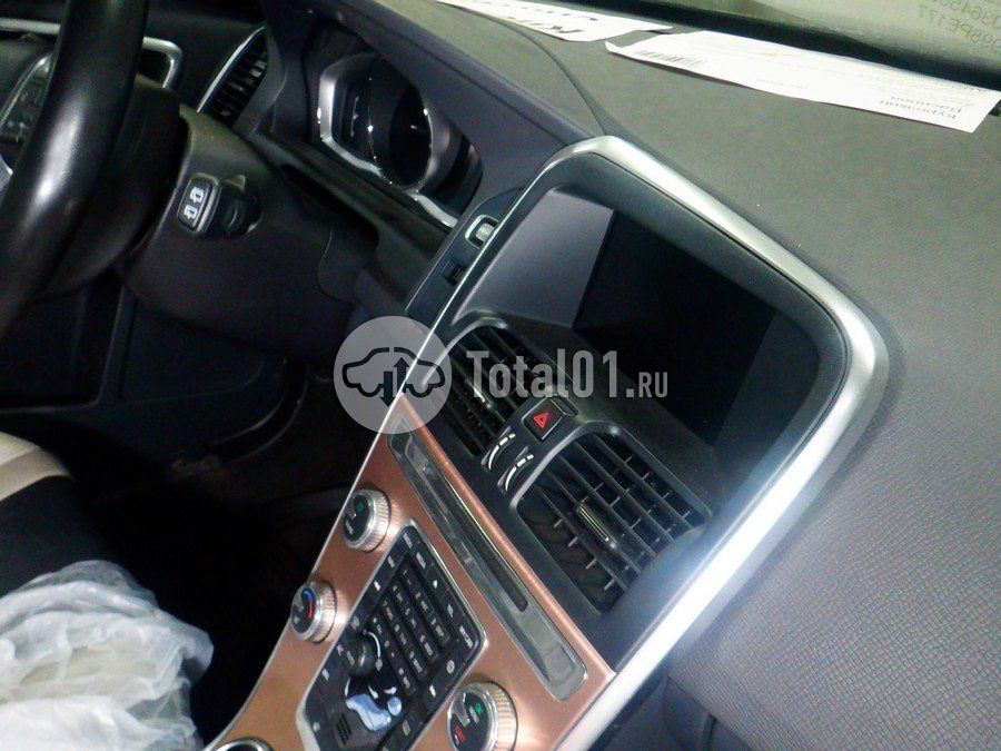 Фото Volvo XC60 38