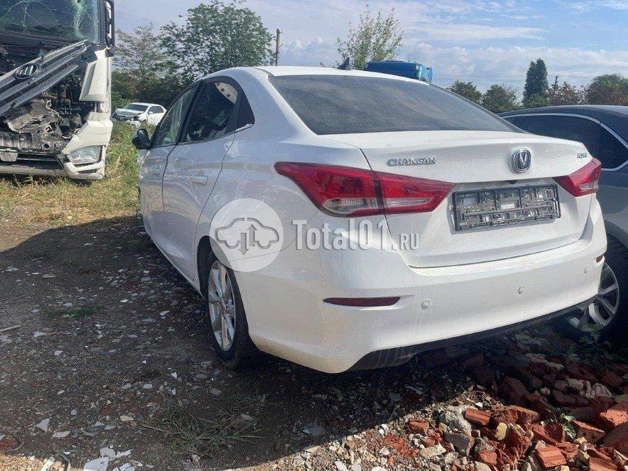 Фото Changan Alsvin 4