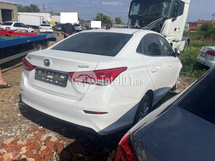 Фото Changan Alsvin 6