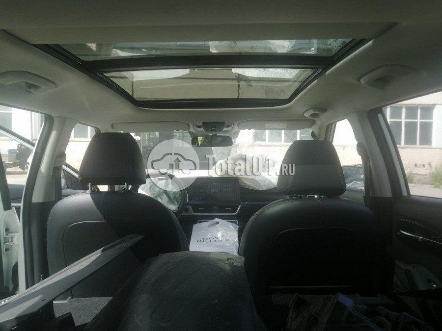 Фото KIA KX3 42