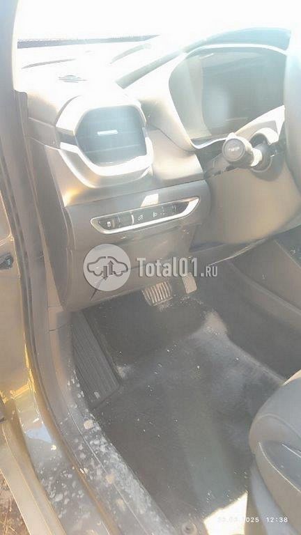 Фото Geely Coolray 18