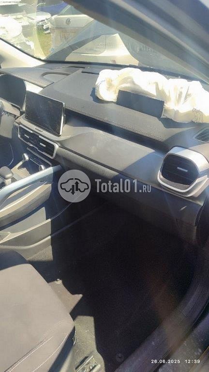 Фото Geely Coolray 78