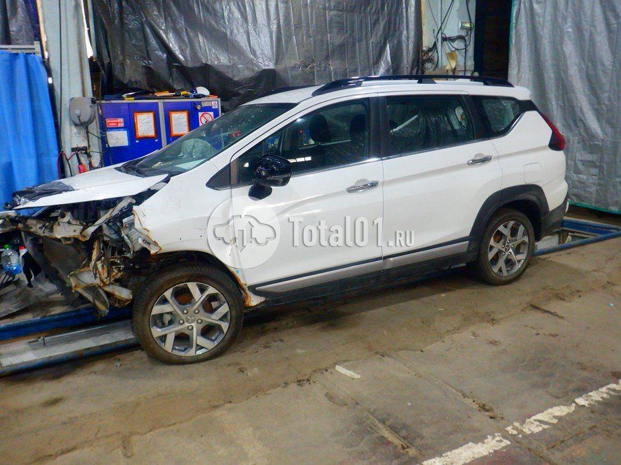 Фото Mitsubishi Xpander 8