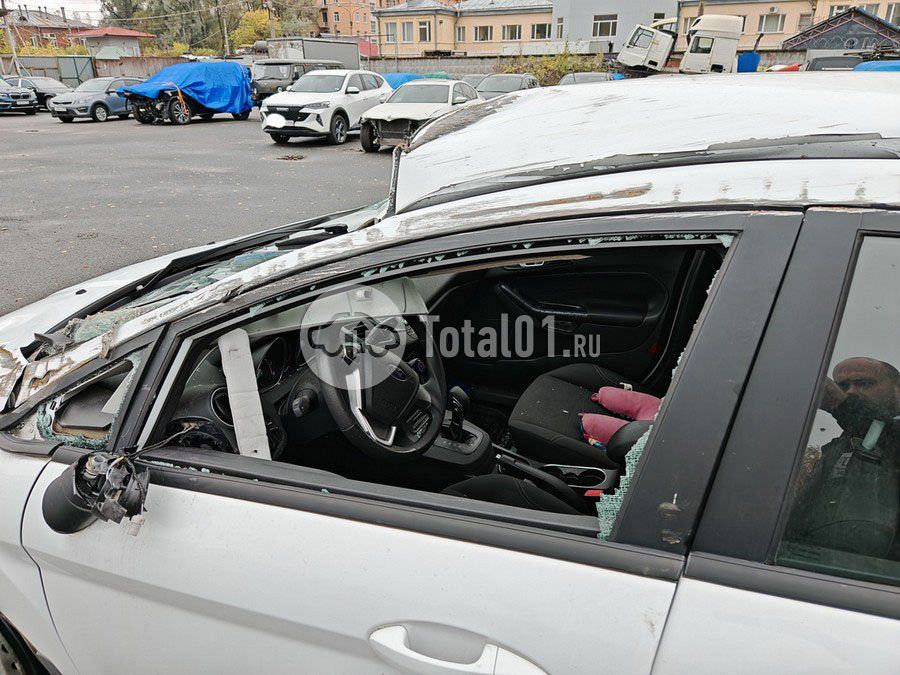 Фото Ford Fiesta 100