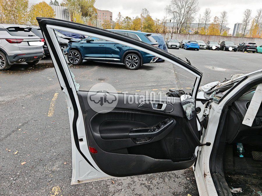 Фото Ford Fiesta 136