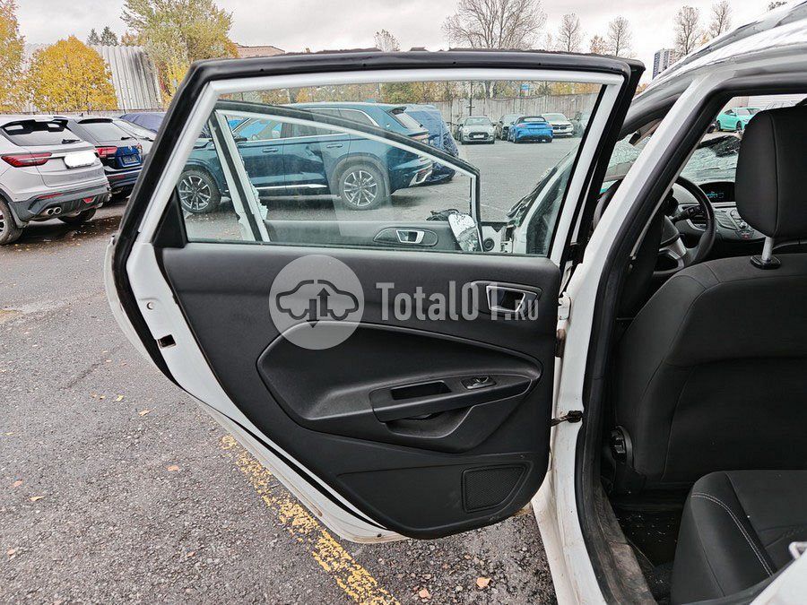 Фото Ford Fiesta 154