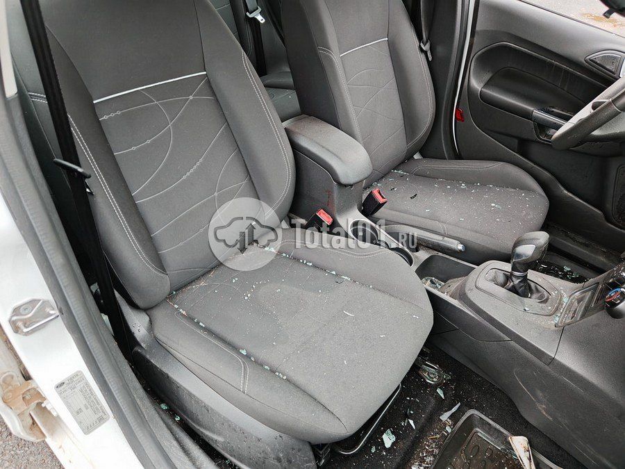 Фото Ford Fiesta 220