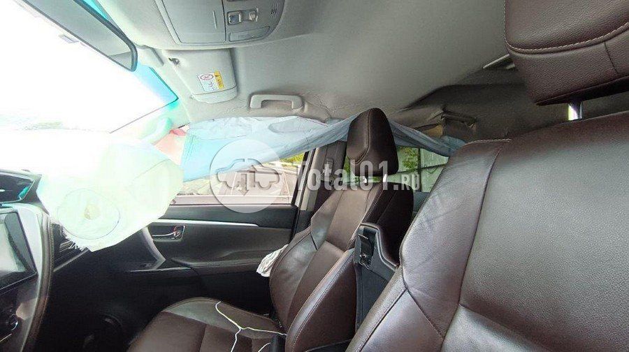 Фото Toyota Fortuner 44