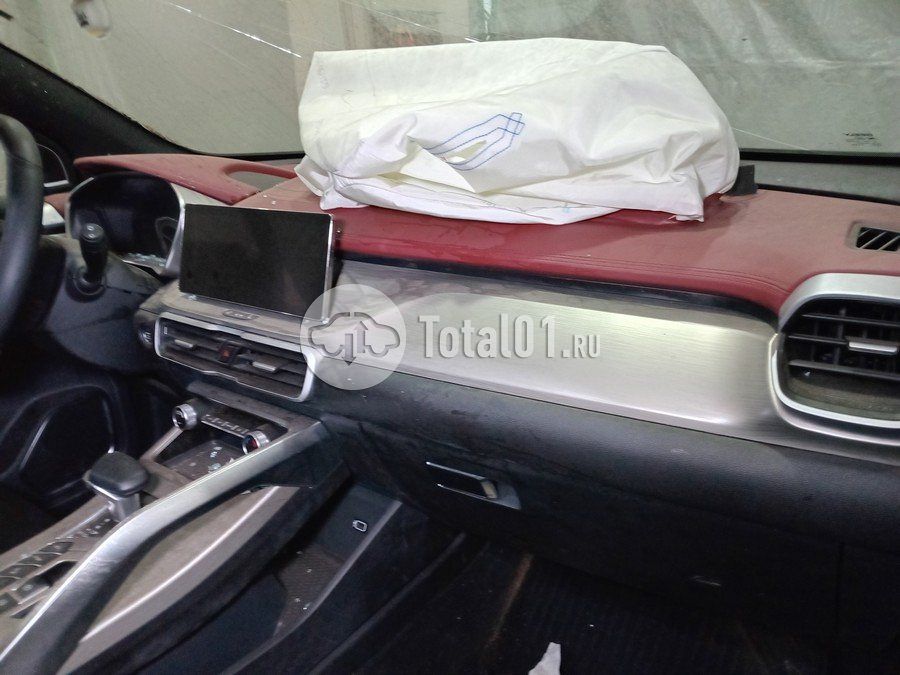 Фото Geely Coolray 30