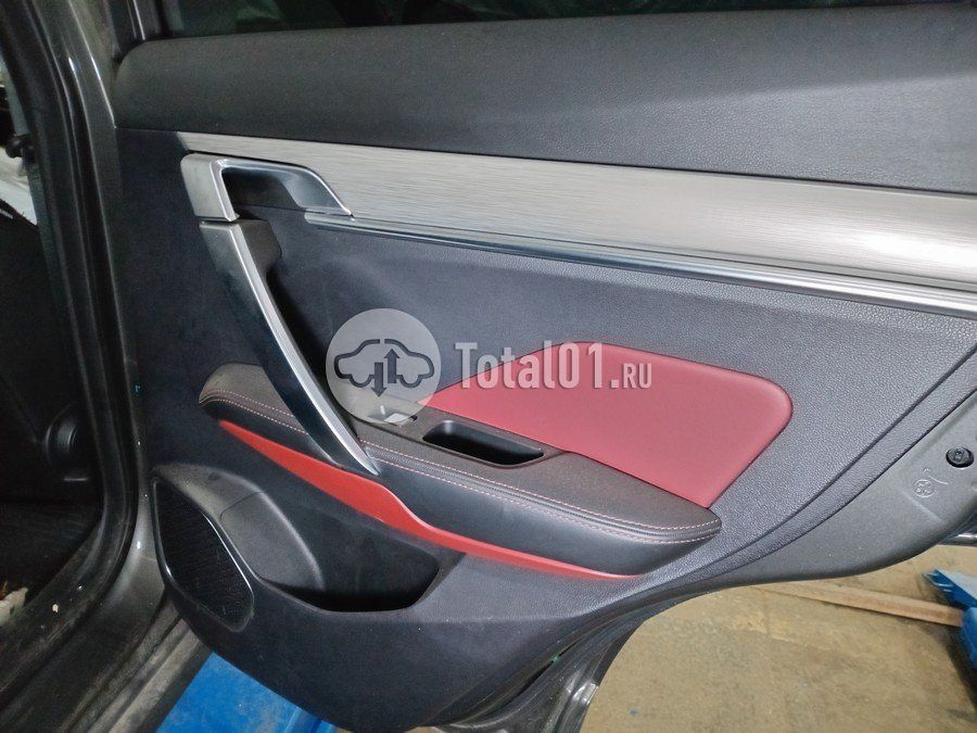 Фото Geely Coolray 38