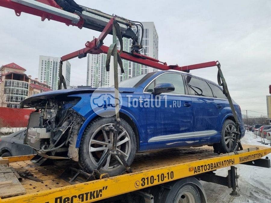 Фото Audi Q7 4