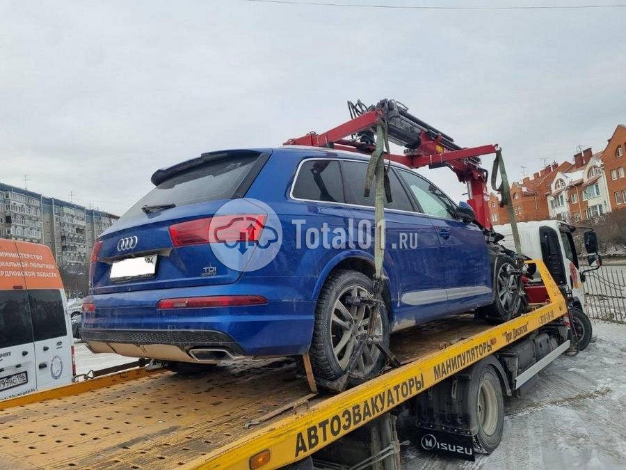 Фото Audi Q7 8