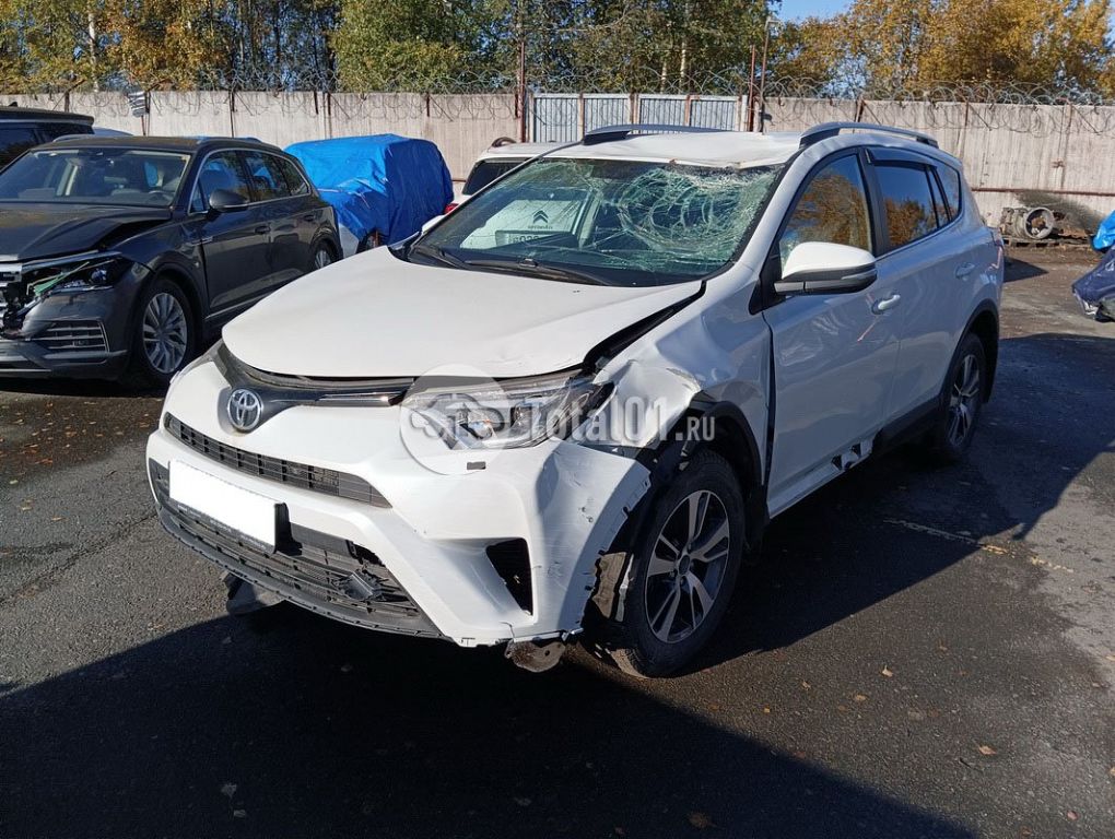 Фото Toyota RAV4 2