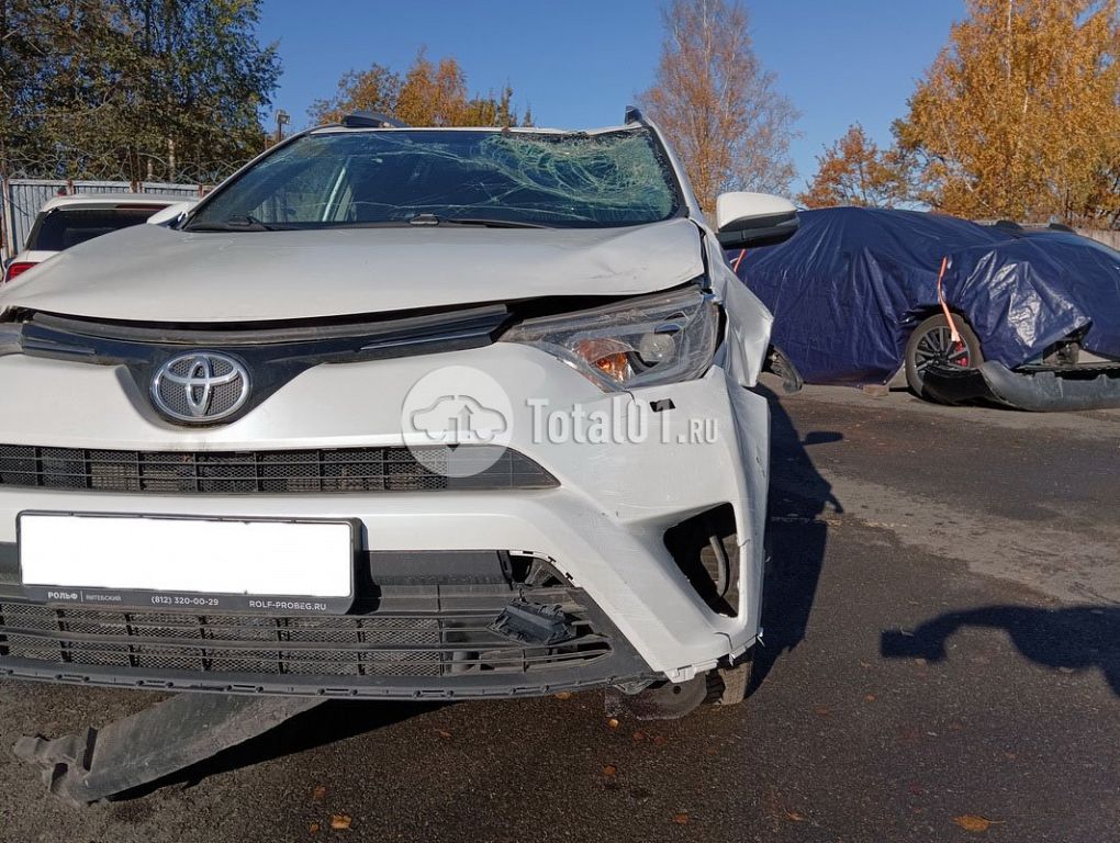 Фото Toyota RAV4 18