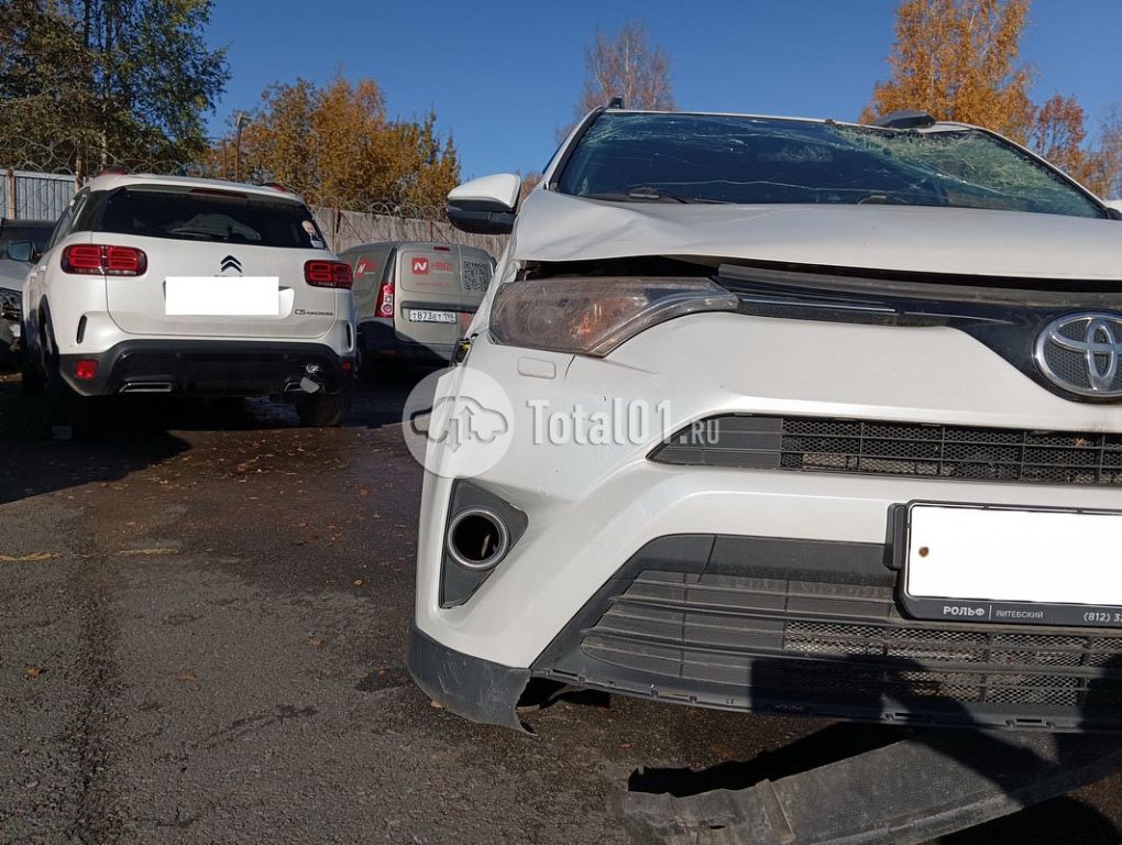 Фото Toyota RAV4 20