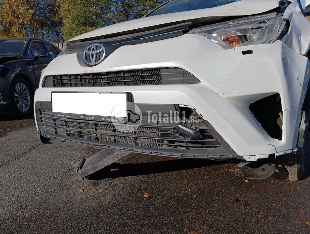 Фото Toyota RAV4 26