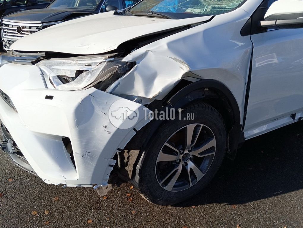 Фото Toyota RAV4 44