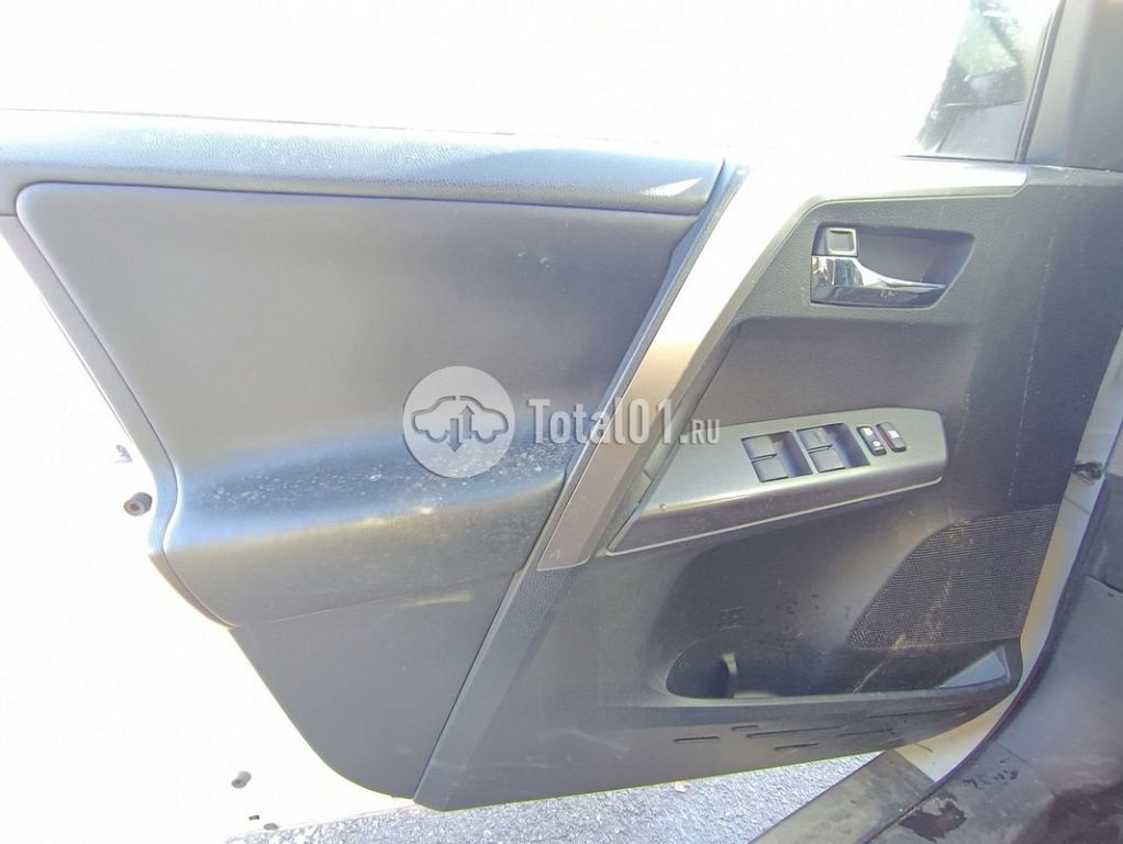 Фото Toyota RAV4 106