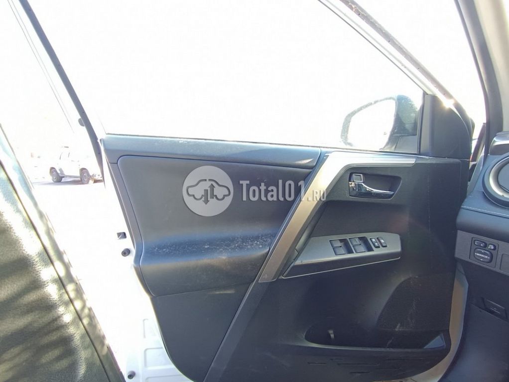 Фото Toyota RAV4 108