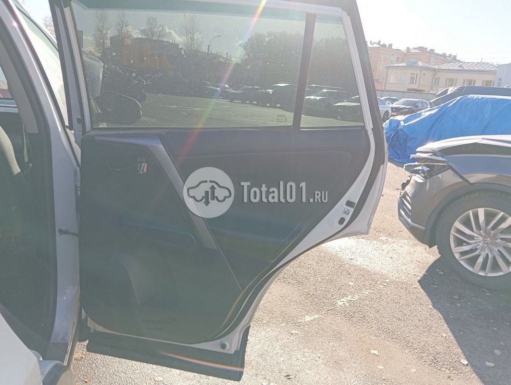 Фото Toyota RAV4 150