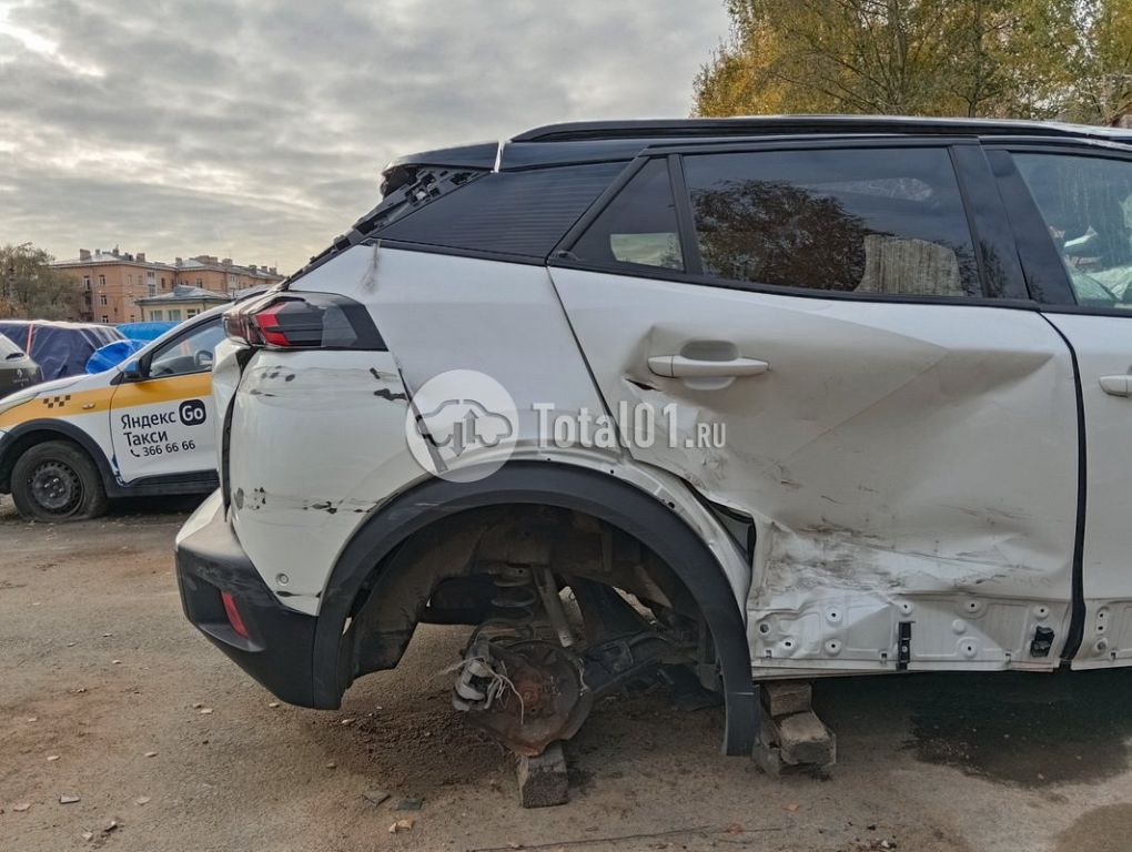 Фото Peugeot 2008 74