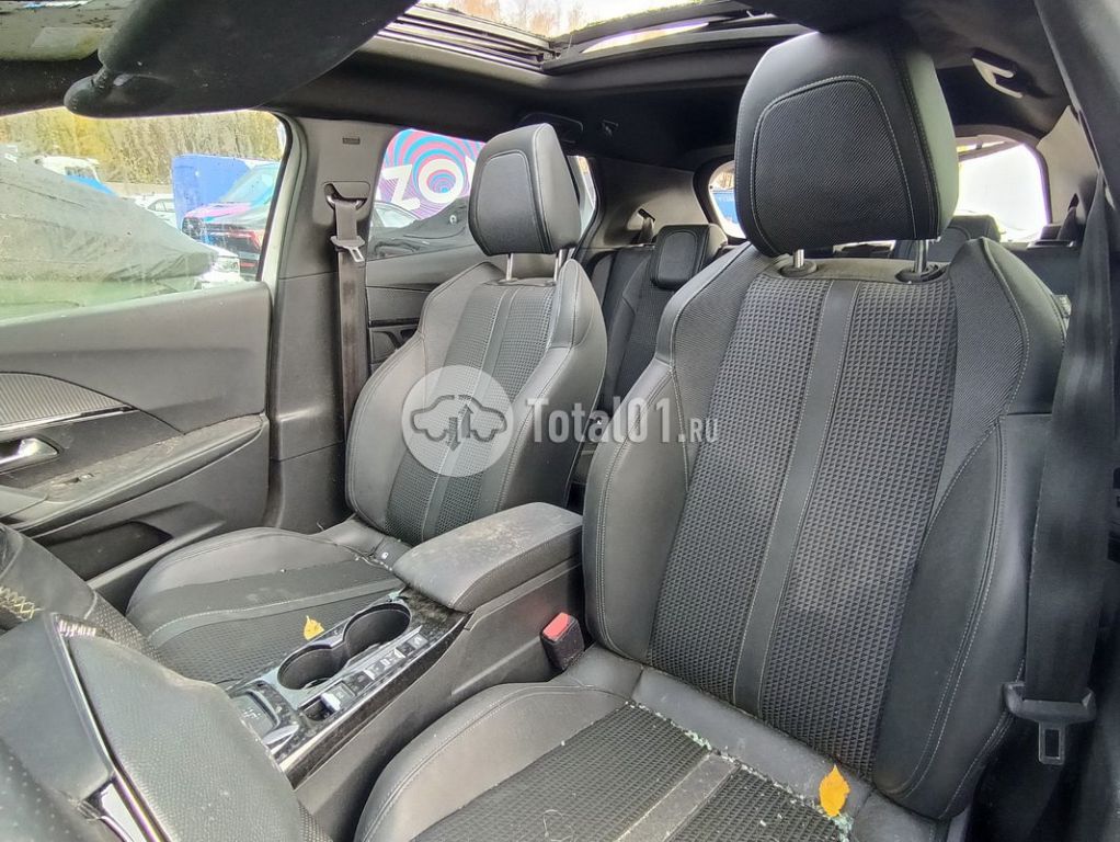 Фото Peugeot 2008 128