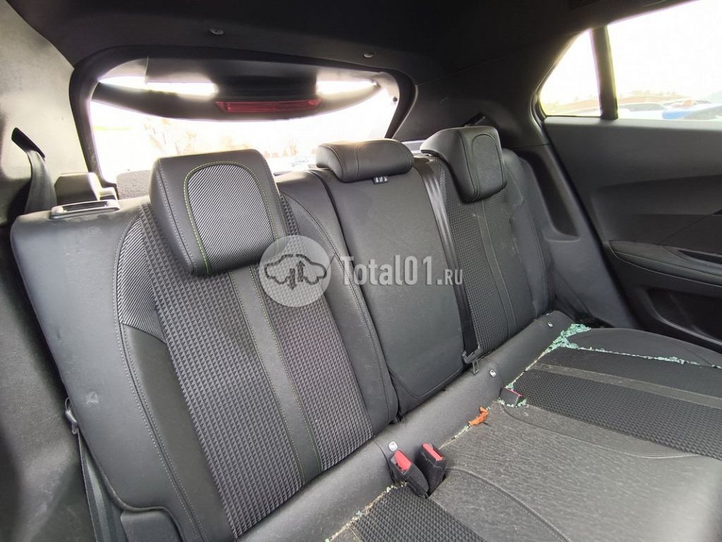 Фото Peugeot 2008 176