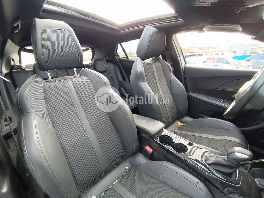 Фото Peugeot 2008 190