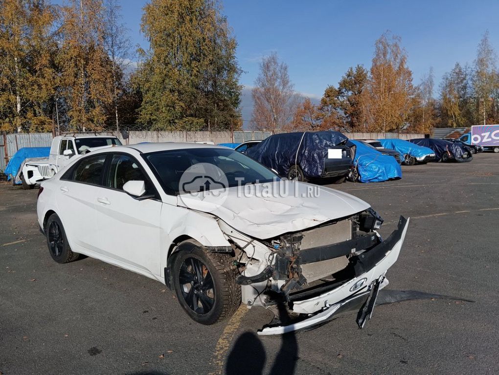 Фото Hyundai Elantra 2