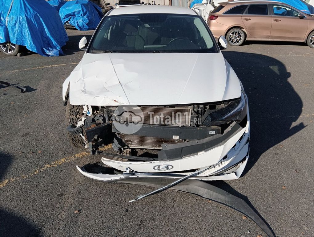 Фото Hyundai Elantra 4