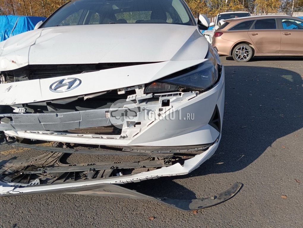 Фото Hyundai Elantra 8