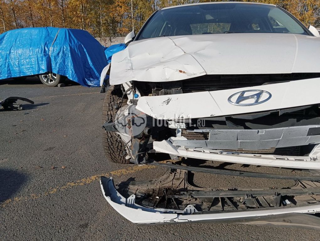 Фото Hyundai Elantra 10