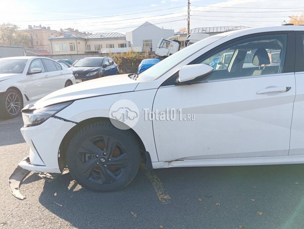 Фото Hyundai Elantra 22